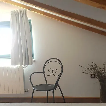 Apartamento Adri, Parking In The Yard
